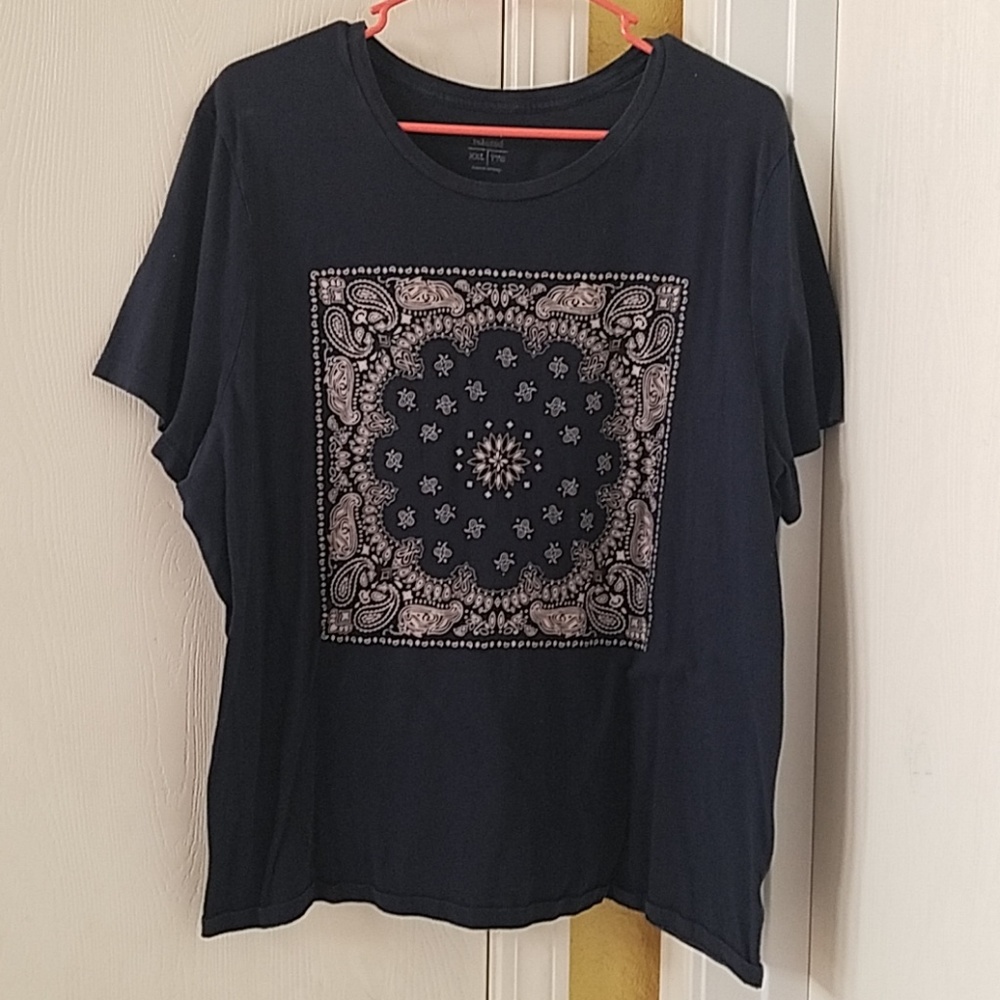 Navy colored tshirt